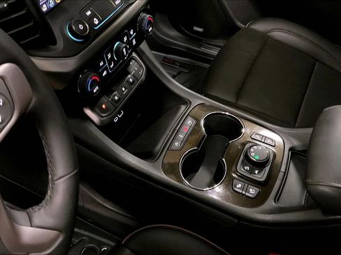 Used 2023 GMC Acadia AT4 w/ Technology Package image 16