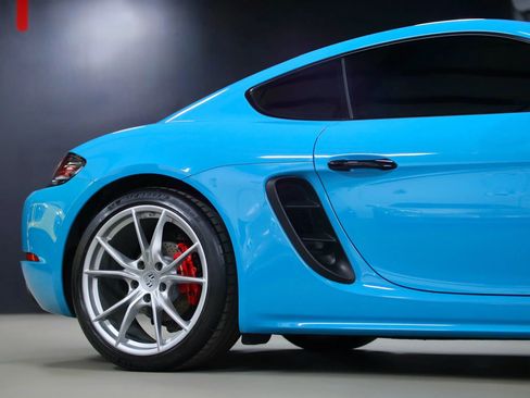 Used 2018 Porsche 718 Cayman S image 12