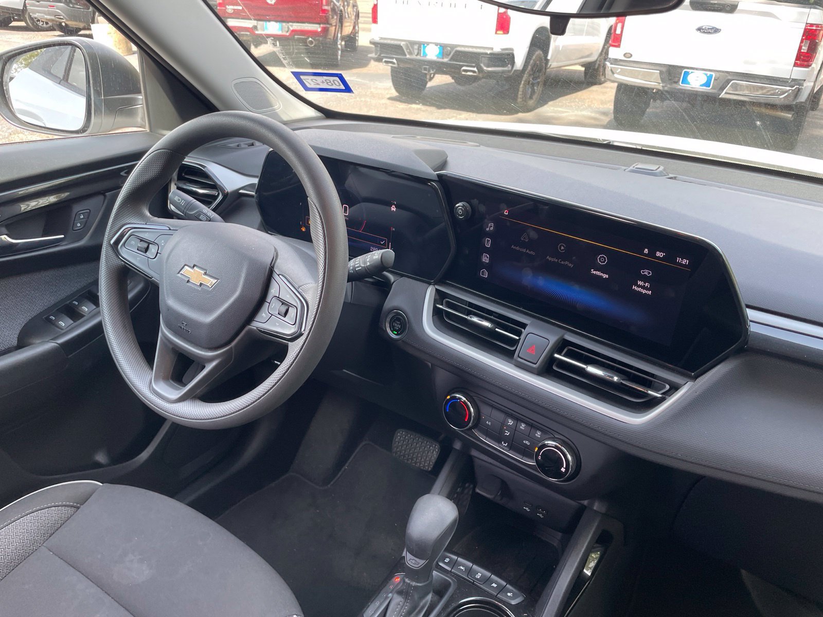 Used 2025 Chevrolet TrailBlazer LS w/ LS Convenience Package FWD image 30