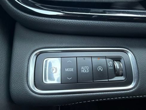 Used 2025 Buick Enclave Sport Touring w/ Super Cruise Package FWD image 18