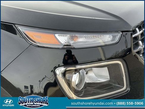 Certified 2023 Hyundai Venue SEL w/ Cargo Package image 12