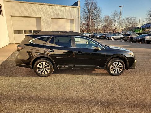 Used 2022 Subaru Outback Premium image 7