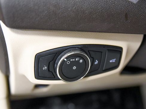 Used 2018 Lincoln MKC Select w/ Select Plus Package image 17