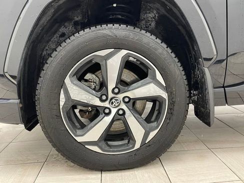 Used 2021 Toyota RAV4 SE w/ Weather & Moonroof Package image 8