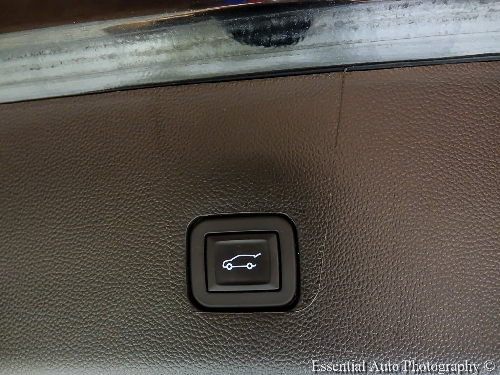 Used 2023 Chevrolet Traverse LT w/ LT Premium Package AWD/4WD image 33