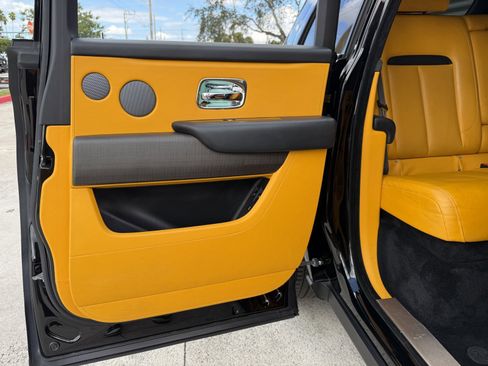 Used 2021 Rolls-Royce Cullinan Base image 13