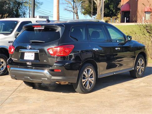 Used 2019 Nissan Pathfinder SL image 4