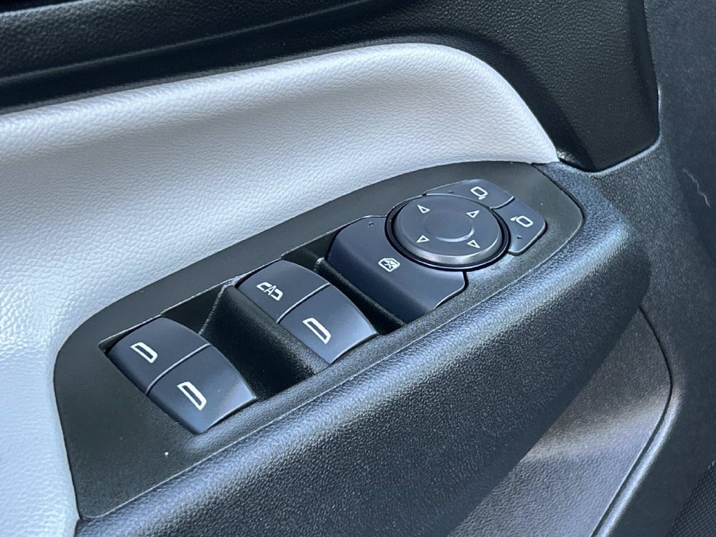 Used 2023 Chevrolet Equinox LS w/ LS Convenience Package FWD image 21