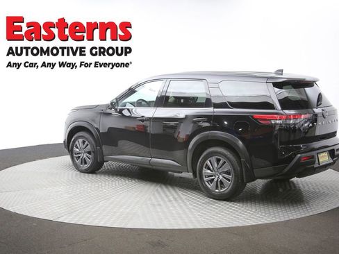 Used 2024 Nissan Pathfinder S image 63