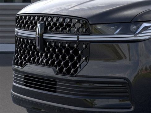 New 2025 Lincoln Navigator L Black Label image 17