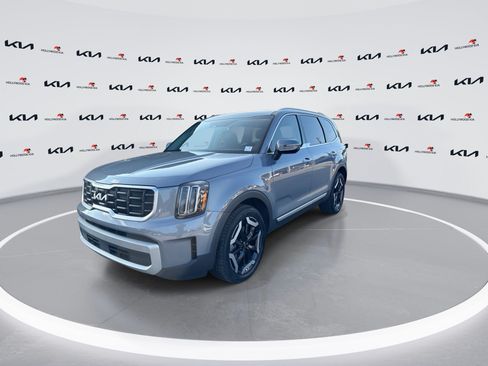 Used 2024 Kia Telluride S w/ S Sunroof Package FWD image 4