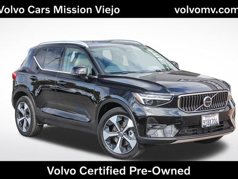 Used 2025 Volvo XC40 B5 Plus w/ Protection Package Premier image 1