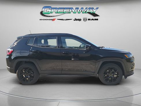 New 2026 Jeep Compass Latitude image 4
