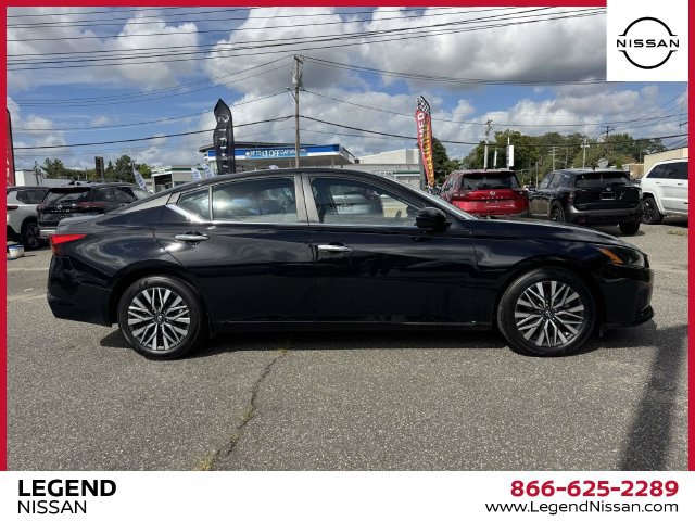 Certified 2024 Nissan Altima 2.5 SV FWD image 5