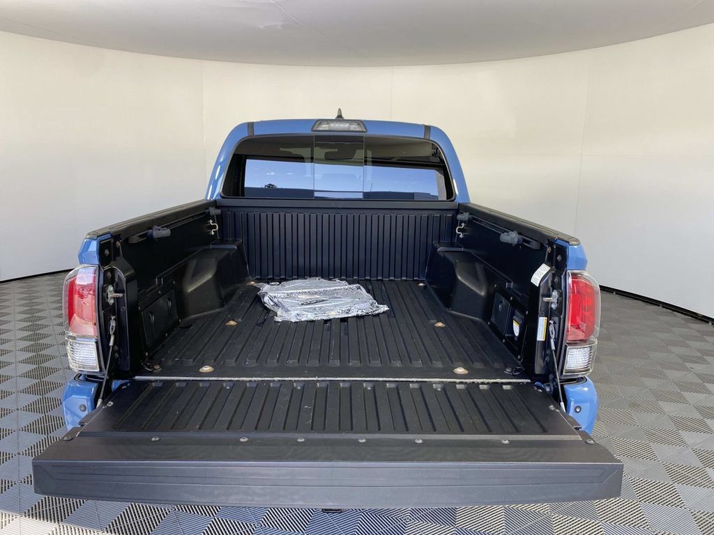 Used 2018 Toyota Tacoma TRD Pro AWD/4WD image 8