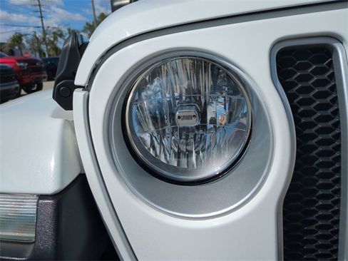 Used 2021 Jeep Wrangler Unlimited Sahara w/ Safety Group image 10