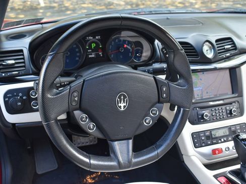 Used 2016 Maserati GranTurismo Sport image 27