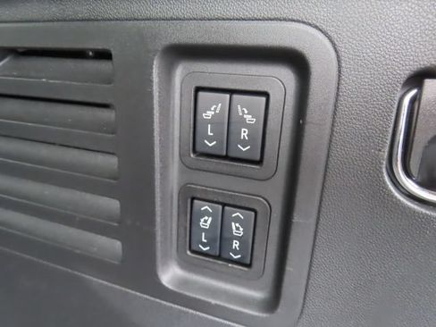 Used 2025 Chevrolet Traverse RS w/ LPO, Floor Liner Package AWD/4WD image 45