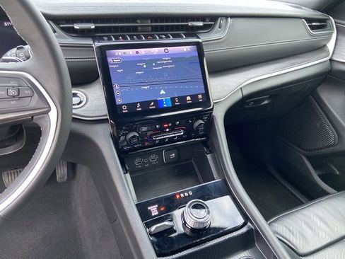 Used 2024 Jeep Grand Cherokee L Limited w/ Luxury Tech Group II image 42