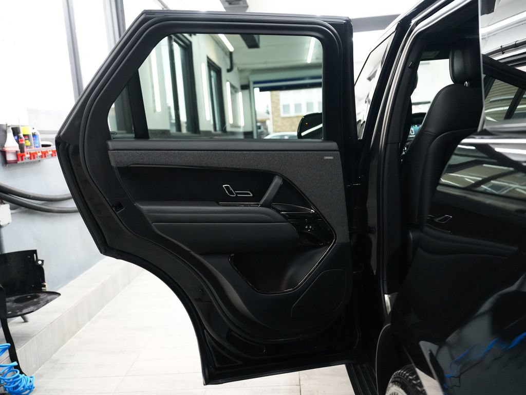 Used 2024 Land Rover Range Rover Sport SE AWD/4WD image 13