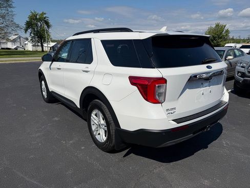 Used 2022 Ford Explorer XLT w/ Equipment Group 202A AWD/4WD image 3
