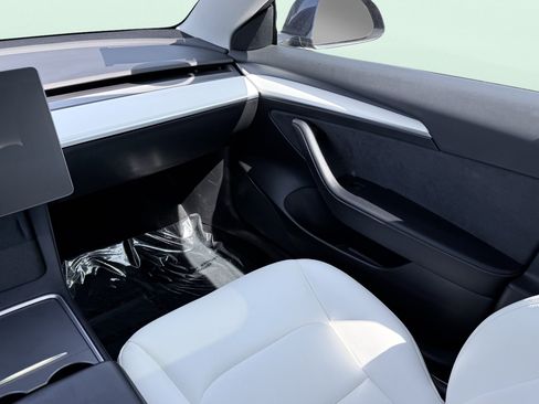 Used 2022 Tesla Model 3 Standard Range RWD image 45
