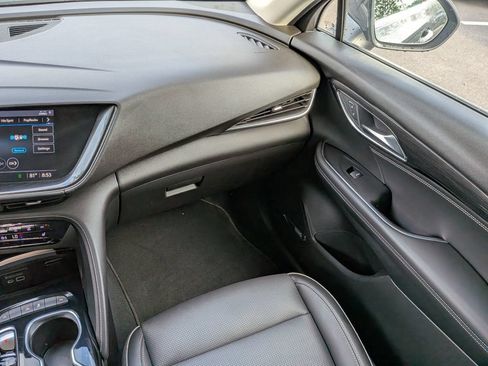 Used 2022 Buick Envision Essence w/ Technology Package I FWD image 18
