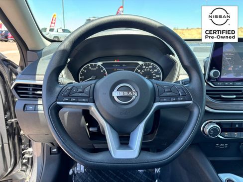 Certified 2025 Nissan Altima 2.5 SV FWD image 18