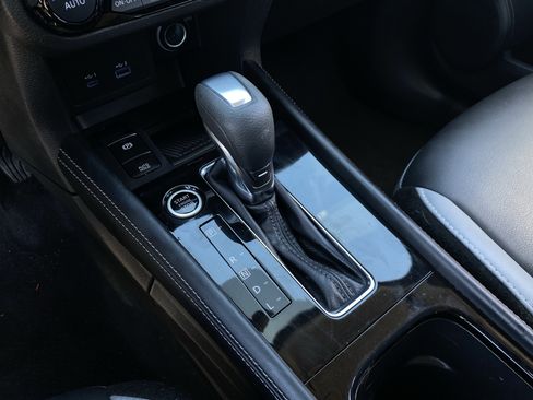 Used 2023 Nissan Kicks SR w/ SR Premium Package FWD image 25