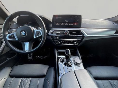 Used 2023 BMW 530i w/ M Sport Package RWD image 9