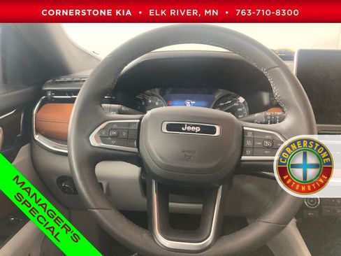 Used 2024 Jeep Compass Limited image 7