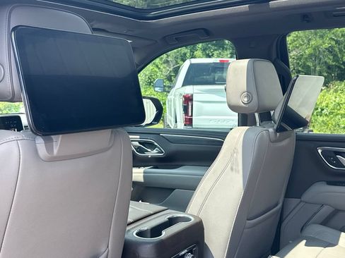 Used 2023 GMC Yukon SLT AWD/4WD image 23