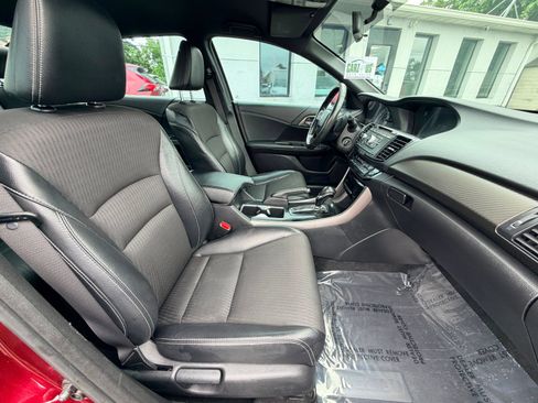 Used 2017 Honda Accord Sport image 23