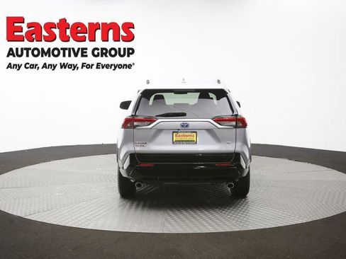 Used 2022 Toyota RAV4 SE image 37