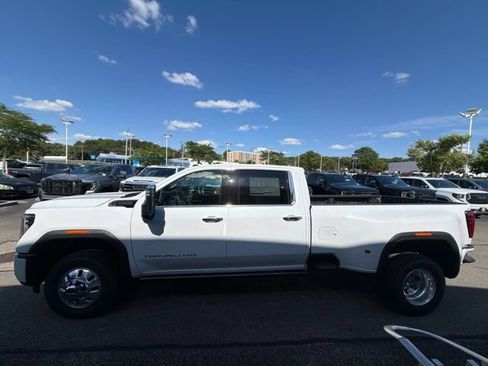 New 2026 GMC Sierra 3500 Denali Ultimate w/ Snow Plow Prep/Camper Package AWD/4WD image 6