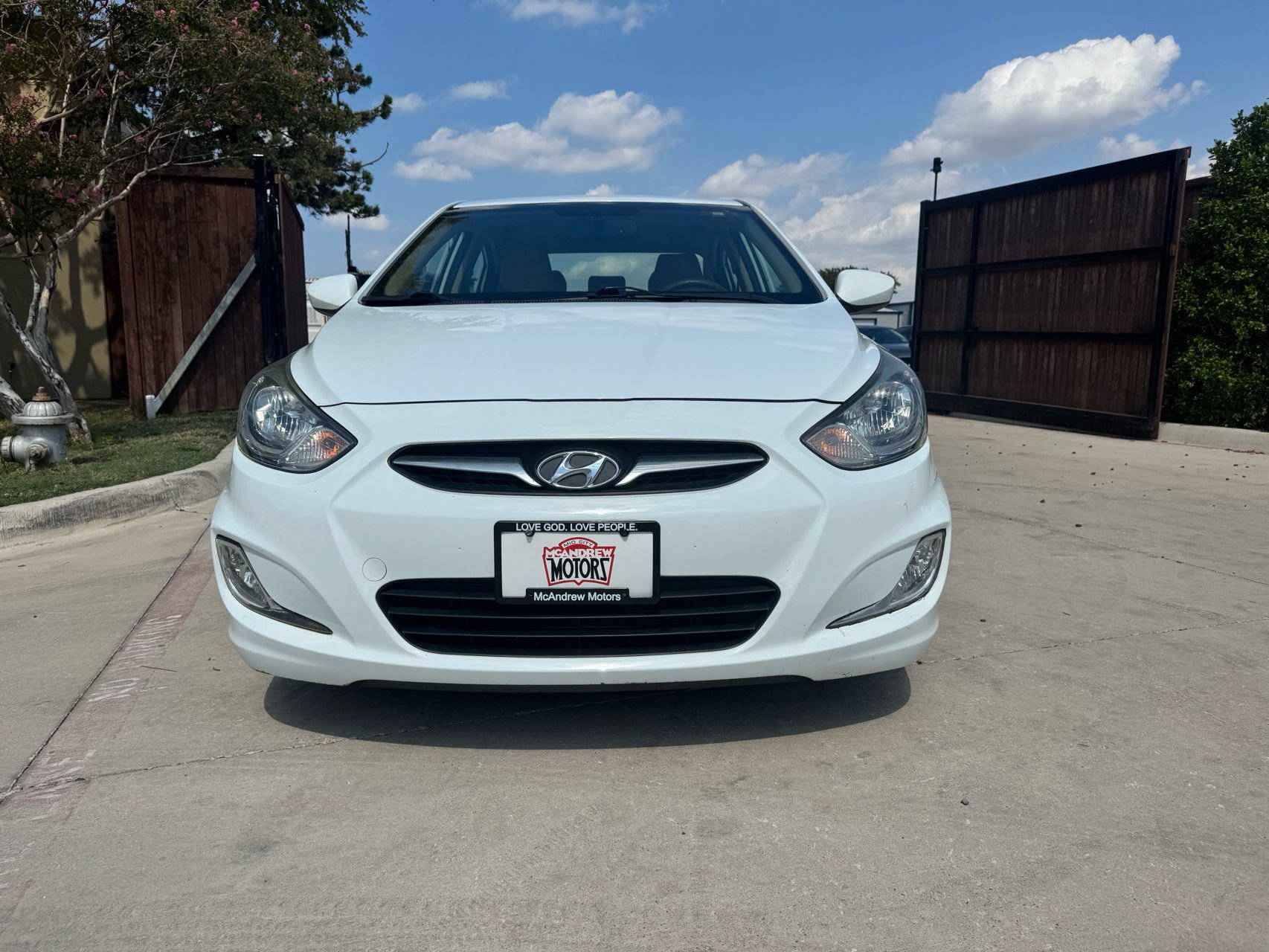 Used 2013 Hyundai Accent GLS w/ Premium Pkg FWD image 1