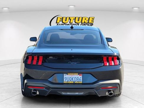 Used 2025 Ford Mustang Coupe image 7