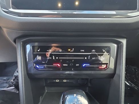 Certified 2024 Volkswagen Tiguan SE R-Line image 19