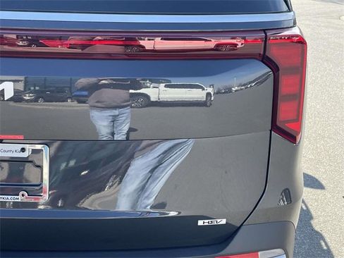 New 2026 Kia Carnival LXS image 16