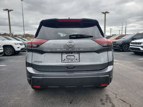 Used 2025 Nissan Rogue S image 5