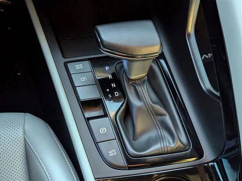 Certified 2025 Hyundai Elantra Limited image 12