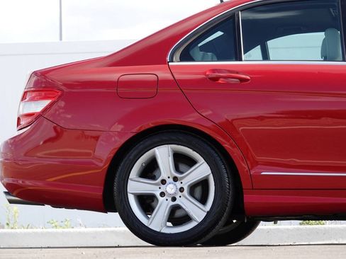 Used 2010 Mercedes-Benz C 300 Sedan image 21