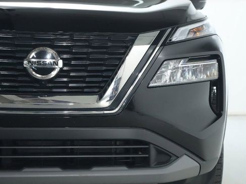 Used 2021 Nissan Rogue SV image 8