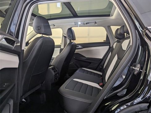 Certified 2025 Volkswagen Taos SEL image 7