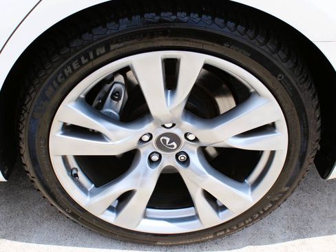 Used 2018 INFINITI Q70 L 3.7 RWD image 12
