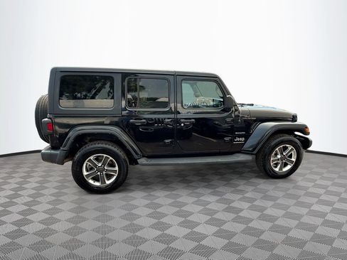Used 2023 Jeep Wrangler Unlimited Sahara w/ Cold Weather Group AWD/4WD image 5