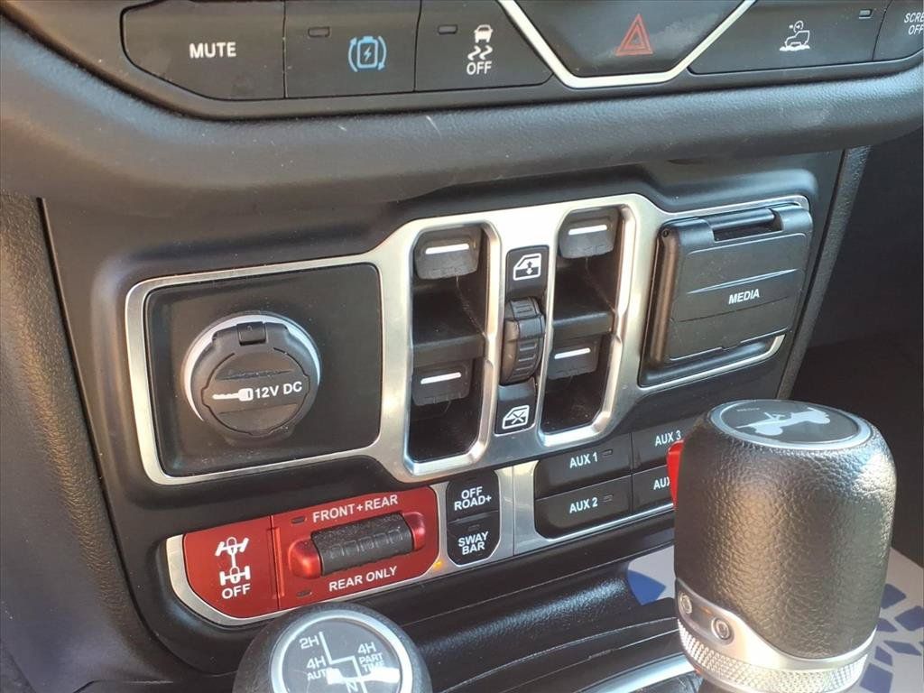 Used 2024 Jeep Wrangler Unlimited Rubicon 4xe AWD/4WD image 7