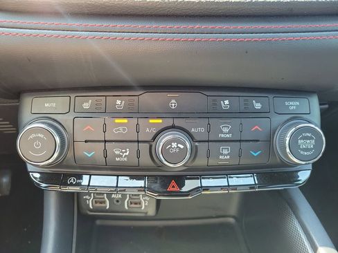 Used 2024 Dodge Durango GT AWD/4WD image 22