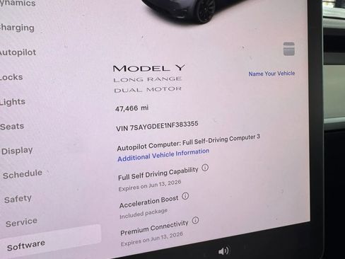 Used 2022 Tesla Model Y Long Range image 34