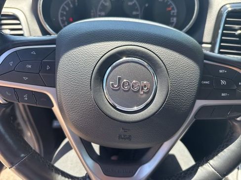 Used 2021 Jeep Grand Cherokee Laredo X AWD/4WD image 25
